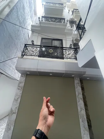 BÁN NHÀ PHÚC LỢI - LÔ GÓC THOÁNG SÁNG - 5 TẦNG XÂY MỚI - Ô TÔ 4 CHỖ ĐỖ CỔNG - FULL NỘI THẤT