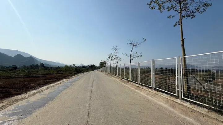 Chuyển nhượng gấp lô đất bám trục đường liên xã 2 xe continer tránh phù hợp làm kho xưởng , đầu tư sinh lời cao …