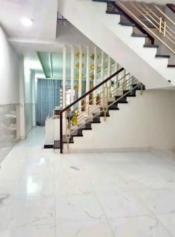 BÁN NHÀ CẠNH LÊ VĂN QUỚI - NGÃ TƯ 4 XÃ - HẺM XE HƠI g ( 5X18M )