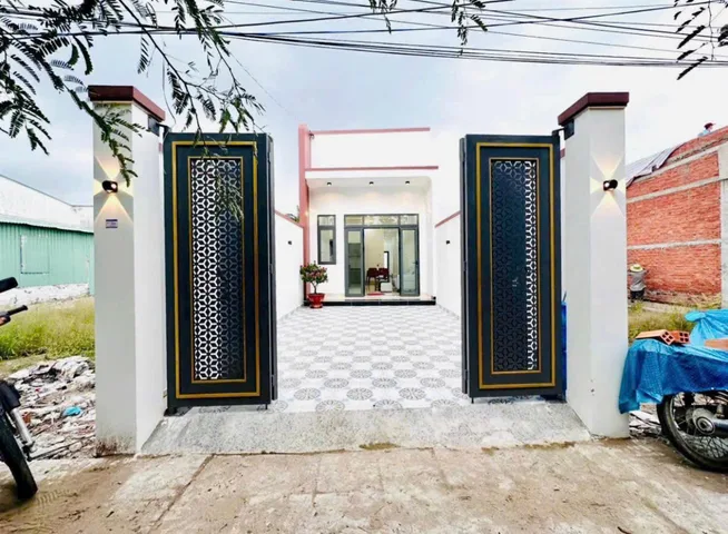 BÁN NHÀ XÂY NHƯ MẪU PHƯỜNG TRẢNG DÀI.Nhà đẹp pháp lý sổ riêng thổ cư , công chứng ngay!