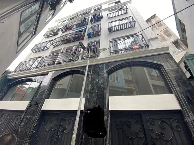 BÁN GẤP TÒA NHÀ CHDV ĐƯỜNG KHUẤT DUY TIẾN. 110M2 - 8 TẦNG. THANG MÁY. 16 CĂN HỘ.