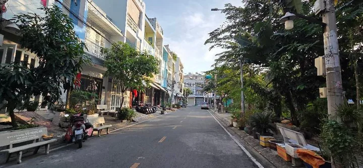 BÁN NHÀ MẶT TIỀN NỘI BỘ BÌNH PHÚ VIEW CÔNG VIÊN 4 TẦNG 8.X TỶ 48M2 QUẬN 6