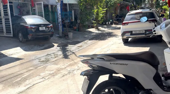CHO THUÊ NHÀ MẶT TIỀN ĐƯỜNG ĐÀO DUY Anh , TDC PHƯỚC ĐỒNG, NHA TRANG. GIÁ CHỈ 7TR/THÁNG. LH 0935 964 828 - E Hiền