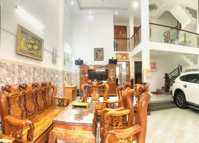 BÁN NHÀ ĐẸP SÁT HUƠ.G LỘ 2 - COOP MAR.T - 10PN - 2 ÔTÔ VÀO NGỦ - ( 8X18M )