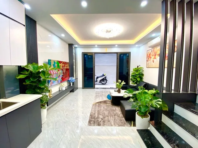 🔥Bán Nhà Giáp Nhất, Hàng Xóm RoyalCity, Ôtô Đỗ Cổng, 5 Tầng Xây Mới, Full Nội Thất Ở Luôn