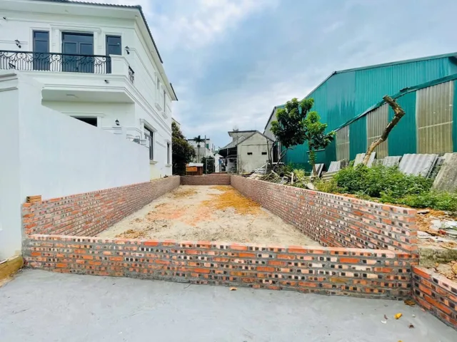 Tôi cần bán mảnh đất tại Tân Xã trung tâm Hoà Lạc. Thành phố của giáo dục, y tế, công nghệ và nghỉ dưỡng