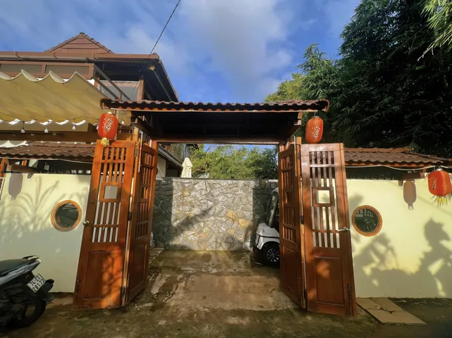 CĂN NHÀ VƯỜN HẺM ĐÀO DUY TỪ NGAY TRUNG TÂM PHỐ