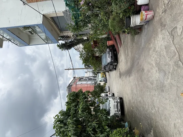 BÁN ĐẤT TẶNG NHÀ NÁT HXH NGUYỄN VĂN LINH, P. TÂN THUẬN, Q.7. 80M2, NGANG 5M, NHỈNH 9T