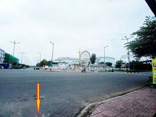Ngôi lầu mái Thái Chuẩn 3 Sao. ĐỐI DIỆN ĐƯỜNG HOA TẾT. BAO ĐẸP VÀ RẺ NHỨT KHU QUẢNG TRƯỜNG.