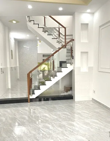 Bán Nhà mới xây, đẹp gần TỈNH LỘ 10 AN LẠC,2 tầng (4X15M),SÁT HẺM Ô TÔ,giá 5.1 tỷ.