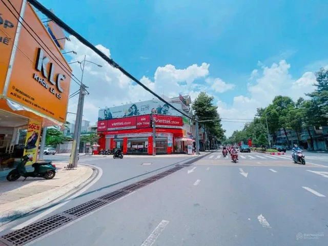 BÁN ĐẤT NGAY MẶT TIỀN ĐƯỜNG PHÙNG HƯNG 20M , DIỆN TÍCH 100M2, FULL THỔ, GIÁ 1,3 TỶ, SỔ HỒNG SANG TÊN CÔNG CHỨNG NGAY