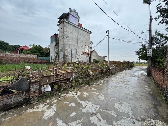 Bán 144 m Đông Lai - Quang Tiến  Đường thông ô tô Tránh