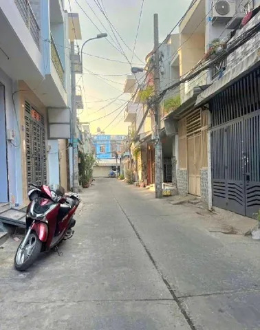 BÁN NHÀ CẠNH HƯƠN.G LỘ 2 - NGÃ TƯ 4 XÃ - HẺM XE HƠI - ( 8X20M )