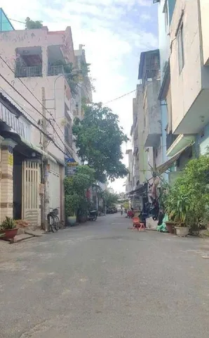 BÁN NHÀ CẠNH HƯƠN.G LỘ 2 - NGÃ TƯ 4 XÃ - HẺM XE HƠI - ( 4X20M )