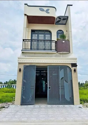 Cần bán CĂN nhà 1 trệt 1 lầu mới xây ngay cuối đường Đồng Khởi. 650 TRIỆU dọn vô ở
