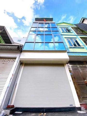 Bán nhà P. Kim Giang, HN, DT 41 m2,4 tầng, giá bán 9.6 tỷ
🔥Mô tả:
☀️ Nhà khu vực đi lại thuận tiện ngõ ô tô thoáng , thông, nhiều trường học xung quanh, chợ, tiện ích  không thiếu gì 
🏡 Thiết kế 4 tầng
🌟tầng 1 phòng khách, bếp, wc
🌟 TẦNG 2, 3 có 3 ng