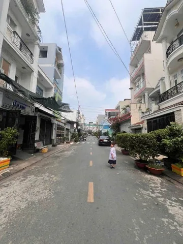 Chỉ nhỉnh 4 tỷ mặt tiền ngay Chợ Tân Hương, nhà mới ở ngay, 2pn, đường hiện hữu 12m