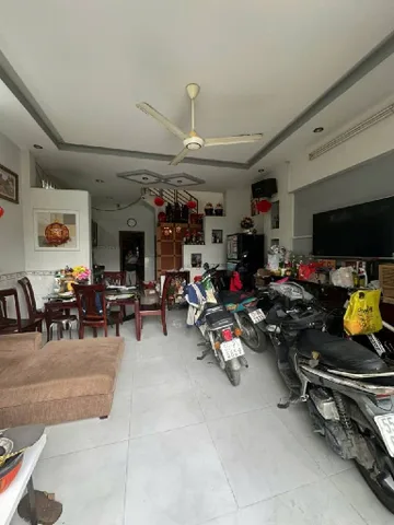 Bán nhà đường Vườn Lài, Phường An Phú Đông, Quận 12. Diện tích 5x14m, nhà có sân rộng, 3 phòng ngủ, sổ hồng riêng hoàn công đủ