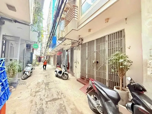 Bán nhà Nguyễn Văn Huyên, Cầu Giấy, 53m2 - 5 tầng - 6 ngủ - Ngõ rộng thoáng - 13.8 tỷ