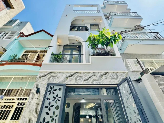Bán gấp siêu phẩm nhà tại Nguyễn Thiện Thuật, Phường 11, Quận 3, giá chỉ 3TỶ680, 32m2 đẹp xuất sắc