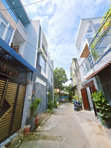 🚗 BÁN NHÀ 3 TẦNG - 51M2( 4.2*12.2), HOÀN CÔNG, TẶNG FULL NỘI THẤT, Ở NGAY - KHÔNG QH, ĐA TIỆN ÍCH - NHÀ MỚI - HẺM XE HƠI - NGAY ĐH TÀI CHÍNH MARKETING. P. LONG TRƯỜNG, THỦ ĐỨC.(D)