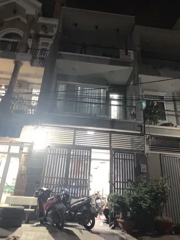 4.6❌11 gấp bán xe hơi ngủ nhà, sổ hồng riêng