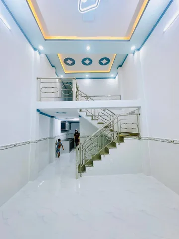 BÁN NHÀ CẤP 4 LỬNG 120M2 - TÔ NGỌC VÂN - 2 TỶ 8 - SHR
📐 DT: 120m2 (5x24) | 2PN – 2WC – phòng thờ, giếng trời thoáng
🏞 Đường nhựa 7m thông
📍 Cách chợ Thạnh Xuân 500m, gần trường học, BHX, …
⏱ Hướng Đông – Đông tứ trạch
💰 Giá: 2 tỷ 800 triệu (hỗ trợ va