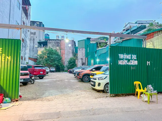 BÁN GẤP MẢNH ĐẤT MẶT PHỐ VĂN CHƯƠNG. ĐỐNG ĐA. 420M2 MẶT TIỀN 12M.