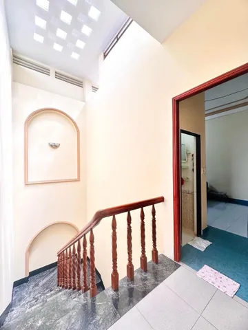 Bán nhà CMT8 Q10 - 5 x 12 x 3 tầng , hẻm 3m thông thoáng , gần 2 đầu HXH , vị trí đẹp , sổ đẹp hoàn công đủ đúng