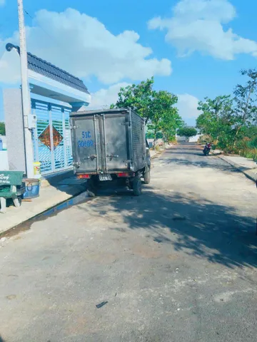 Đất nhựa 8m, xây dựng thoải mái, 2 ty 1 sang tên, ngay UBND Tân Thông Hội