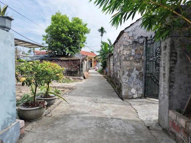 Bán 62.9 m Hoà Bình cạnh lái xe Nam Triệu và trung tâm tm Vlasta. L/h:076.231.9990 e Thúy