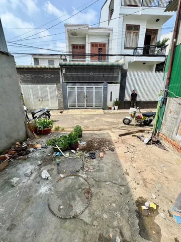 Hẻm vị trí siêu đẹp thèm ô tô thông tứ hướng
Diện tích 100,8 m 4,8 mét vuông
giá 3 tỷ 249tr