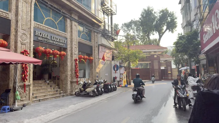 BÁN NHÀ ĐƯỜNG TÔ VĨNH DIỆN. 60M2 XÂY 5 TẦNG. THANG MÁY.