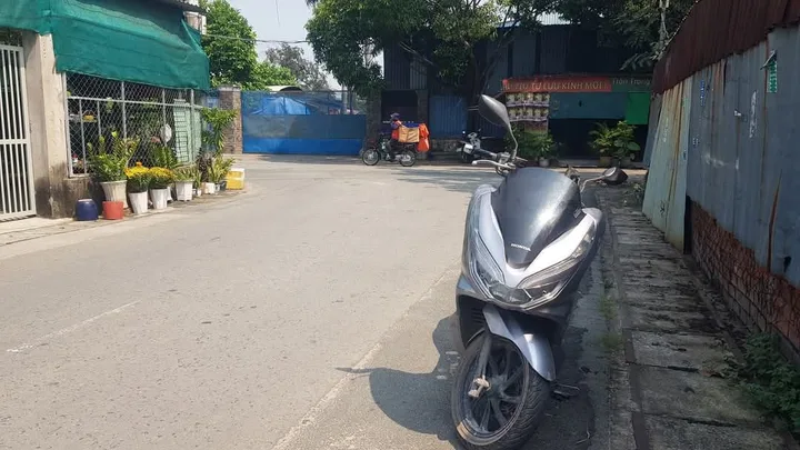 🛑 ĐẤTLỚN.COM giới thiệu Lô đất đẹp làm kho xưởng nhỏ kết hợp nhà ở 9mx20m trong khu dân cư đường nhựa XTT xe tải gần Phan văn hớn Bà Điểm giá tốt