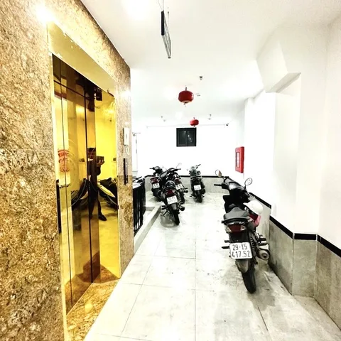 Nhà Dòng tiền Xuân Thuỷ 43m, thang máy, 10 phòng, 13.45 tỷ