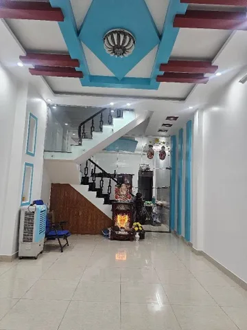 Bán nhà 3 Tầng, Hẻm ôtô, DT: 71m² full thổ cư ngang 4m giá 5.35 tỷ tại Phường Bình Tân