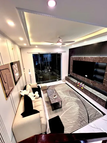 Nhà 5 tầng Nguyễn Văn Linh Long Biên - ô tô -  30m - 7.85 tỷ