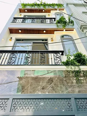 Đường Nguyễn Đỉnh Chiểu, Phường 4, Quận Phú Nhuận.