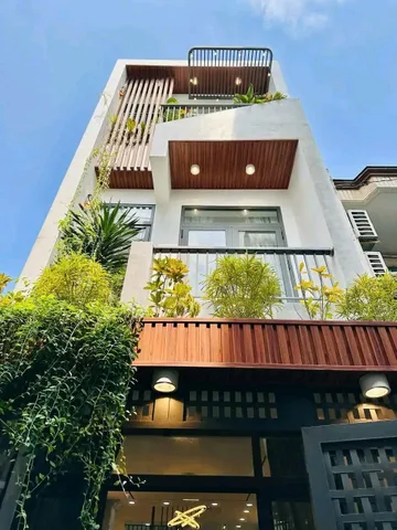 Đường Nguyễn Đỉnh Chiểu, Phường 4, Quận 3.