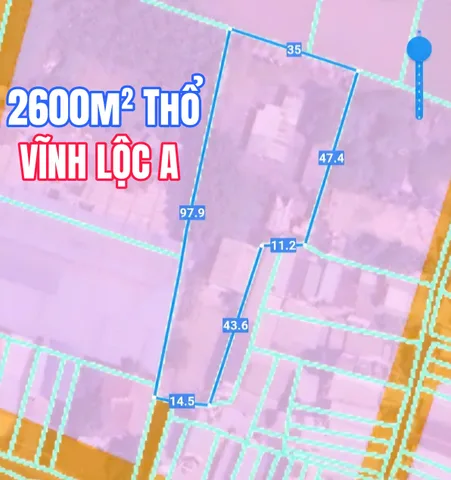 🟥ĐẤTLỚN.COM giới thiệu Đất THỔ CƯ 2600M² GẦN KCN VĨNH LỘC TRUNG TÂM 80TY 
▪︎Vị trí: Đất thổ cư đường Thới Hoà, xã Vĩnh Lộc A có dòng tiền ổn định 10 phòng trọ, kinh doanh sân bóng chuyền, quán cafe, trạm sạc xe điện, bãi xe oto.