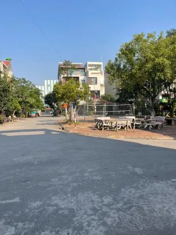 Bán 81m đất nhìn vườn hoa tông đản gần đường lê hồng phong. Phường kinh bắc tỉnh bắc ninh