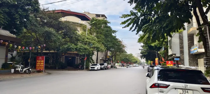 Bán đất mặt đường chính Âu Cơ Phường Kinh Bắc 68m2 mặt 4.5m giá 11 tỷ