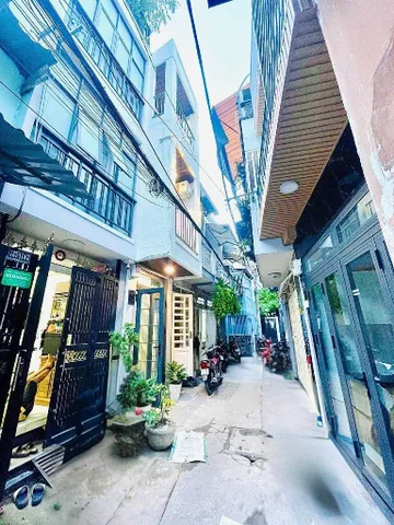 .Nhà 3 tầng, hẻm 4m, lạc long quân tb, giáp q.10 dtsd 49m2 tặng nội thất cao cấp - 2.x tỷ