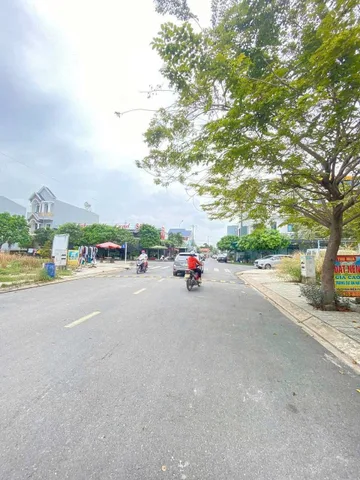 CHỦ BÁN GẤP LÔ ĐẤT MẶT TIỀN KINH DOANH AN 110m full thổ cư ngang 5m An Phú Bình Dương