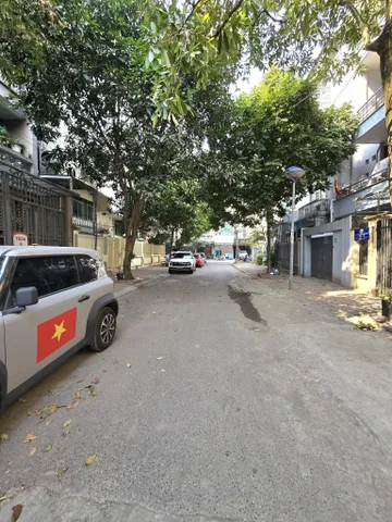 BÁN NHÀ LIỀN KỀ KĐT VĂN QUÁN. 95M2 XÂY 5 TẦNG. GARA Ô TÔ, KINH DOANH.