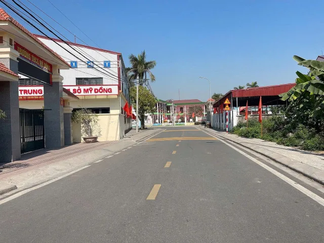 ✅✅✅ Em chào bá.n Lô góc 84m2 ngang 6,2m tại tdp Mỹ Đồng 4- phường Lê Ích Mộc 

Sát trường học các cấp🚩🚩

Đi vài bước chân ra trục đường tdp trải nhựa🚩🚩
Bán kính 300m ra đường QL 352 và chợ 🚩🚩

Dân cư đông đúc giàu có, không khí trong lành 🚩🚩
Ngõ Ô