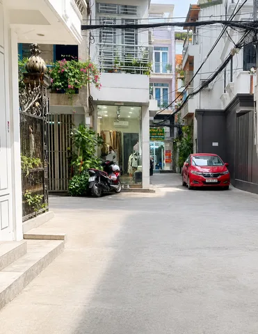 Siêu phẩm: Huỳnh Văn Bánh, Phú Nhuận. DTSD 90m², 3 tầng (3PN - 3WC), ngang > 4m nở hậu, full nội thất hiện đại. - 5.95 TỶ