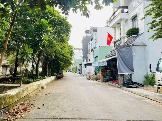 Bán đất thạnh xuân 24 quận 12dt 76,5m2 full thổ cư ô tô thông khắp ngã