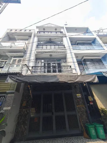 Gấp bám nhà 4 tầng sổ hồng riêng, chính chủ.
