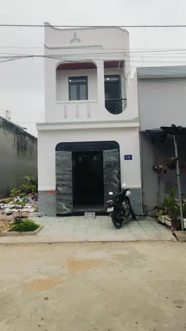 Bán nhà mặt tiền đường nhựa SHR FULL THỔ CƯ ĐÃ HOÀN CÔNG 80m² ngang 4m giá 2.6 tỷ Xã Mỹ Hạnh